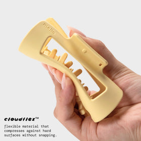 MELLO Medium Hair Clip in yellow, side view