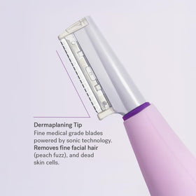 MICHAEL TODD Sonicsmooth Dermaplane Razor close-up of blade