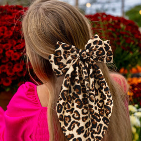 Mimorou large hair bows displayed on a table