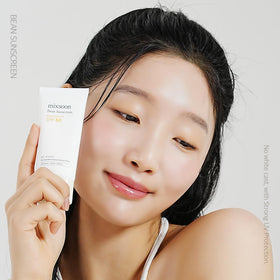 mixsoon Bean Sunscreen texture close-up