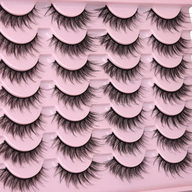 Model wearing Kiromiro Cat Eye False Eyelashes 14mm