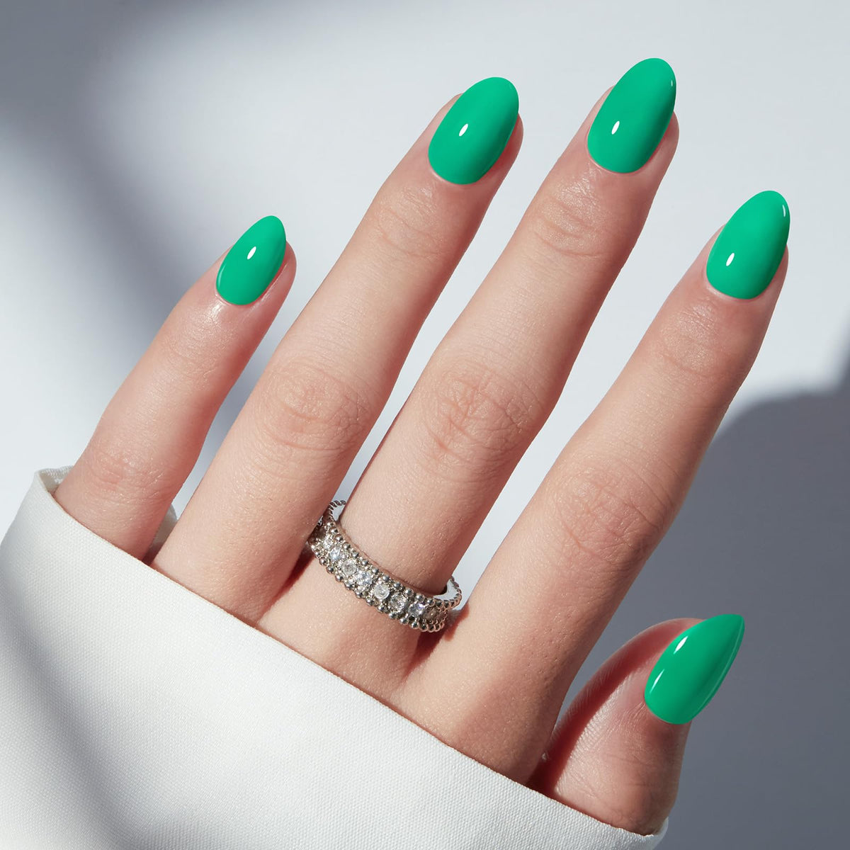 modelones Bright Green Short Press on Nails in various sizes