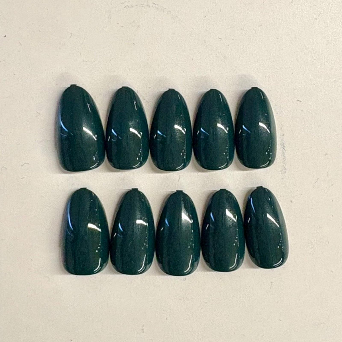 modelones dark green press on nails in various sizes