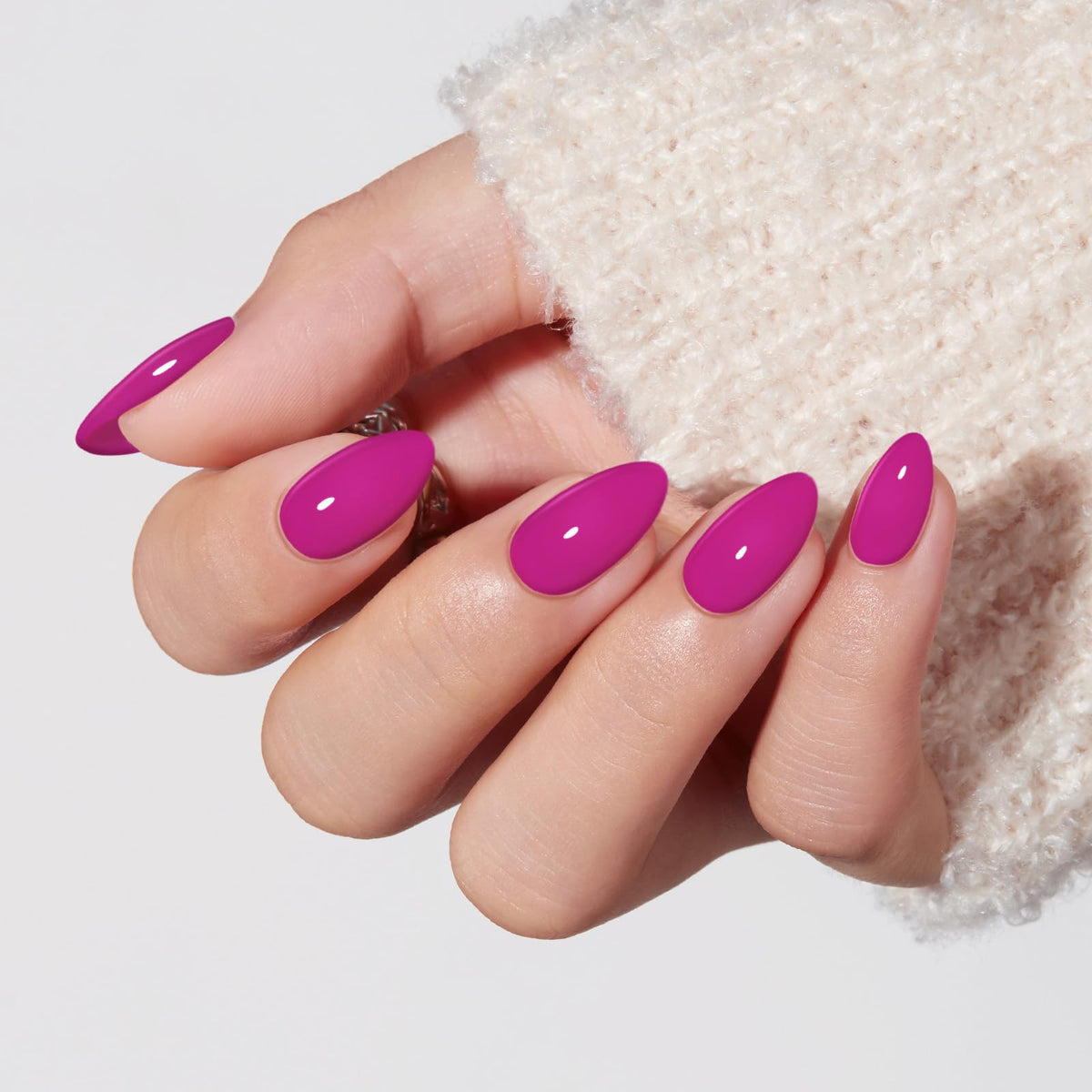 modelones Fuchsia Press On Nails showing different sizes