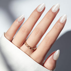 modelones Press on Nails Short Chrome White close-up of nails