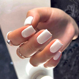 Modelones Pure White Press On Nails kit front view with 32 pieces