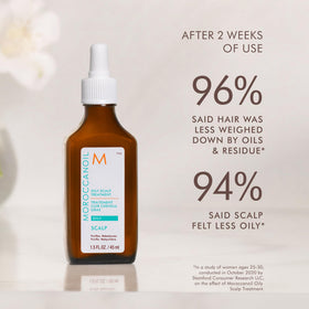 Moroccanoil Oily Scalp texture on hand