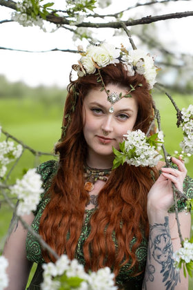 MOSTORY White Fairy Flower Crown side view showcasing greenery vines