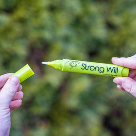 Nail Quail Strong Will Click Pen with cap off