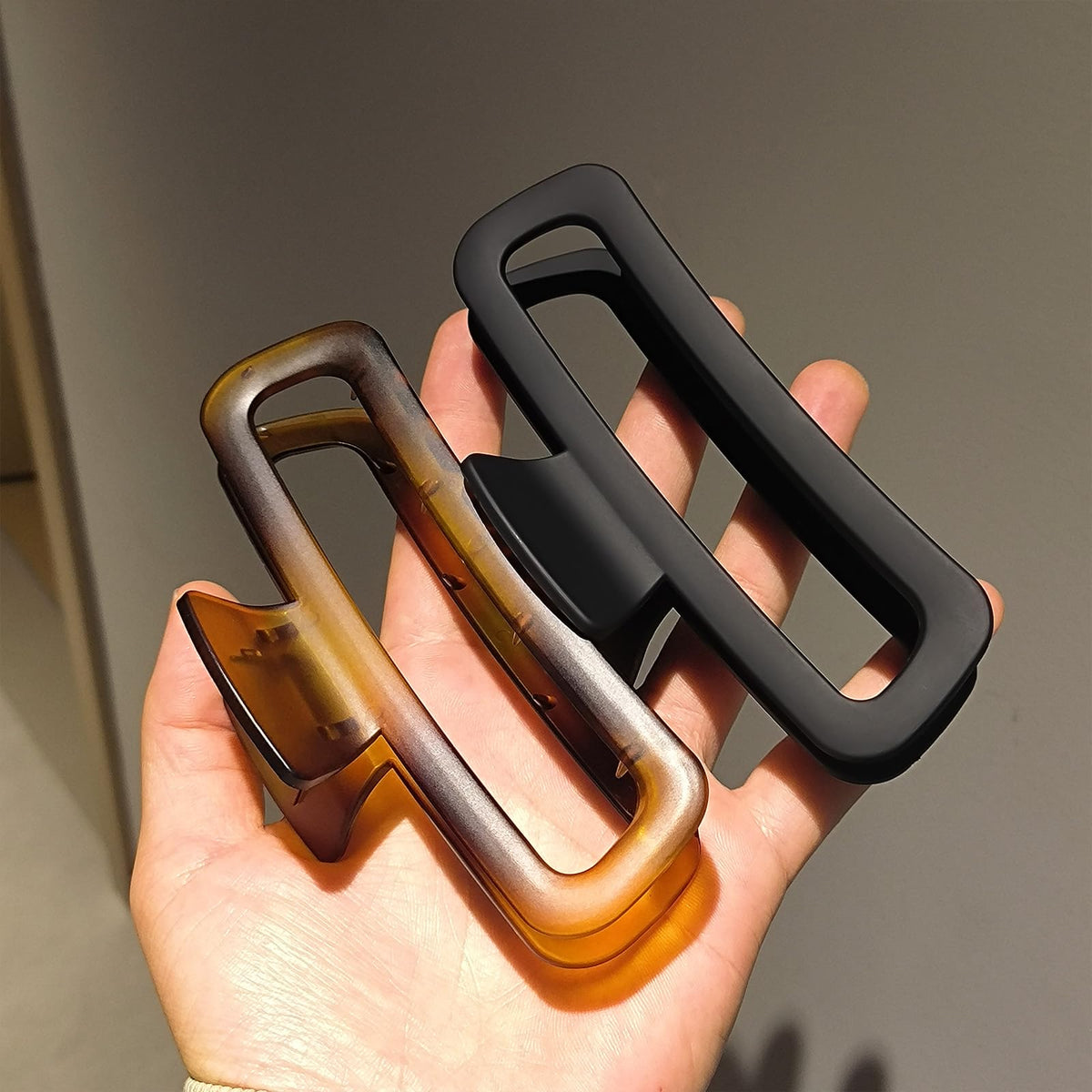 Nalodu Hair Claw Clips displayed on a vanity