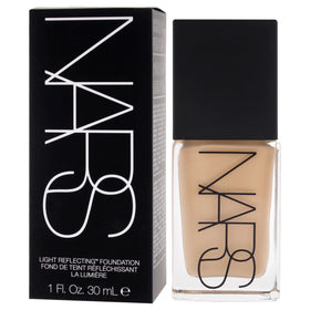 NARS Light Reflecting Foundation M2 Santa Fe texture close-up