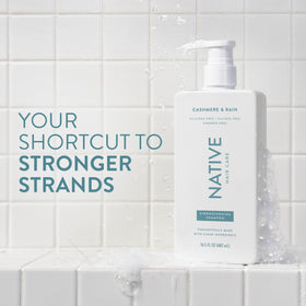 Native Strengthening Shampoo Cashmere & Rain side view