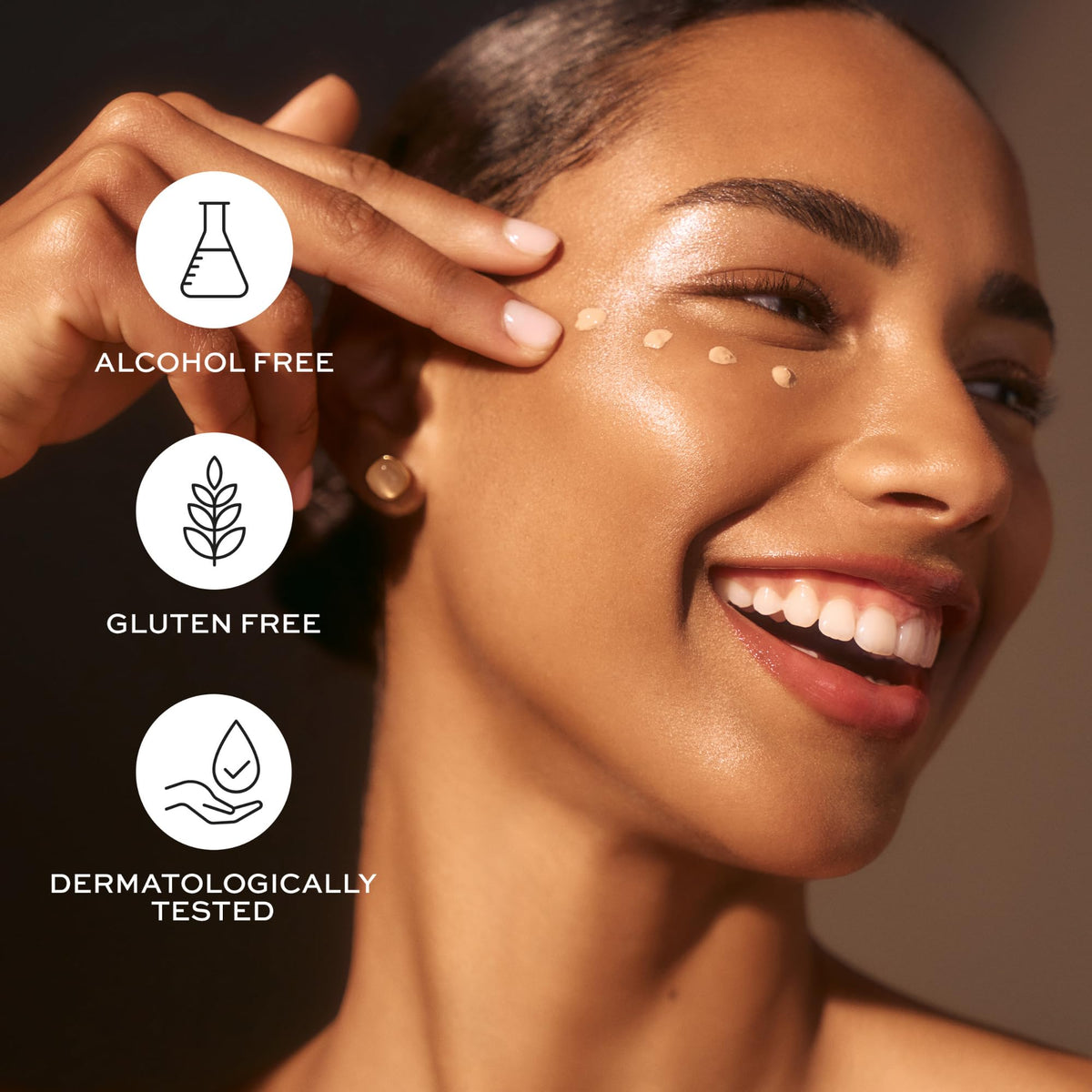 Natura Bissé Diamond Cocoon Sheer Eye Tinted Cream application on skin