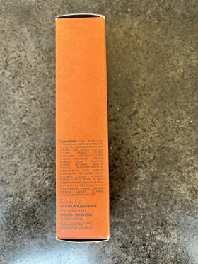Natura Tukumã Hand Cream displayed on a wooden surface