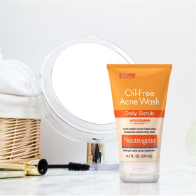 Neutrogena Oil-Free Acne Face Scrub 4.2 oz packaging