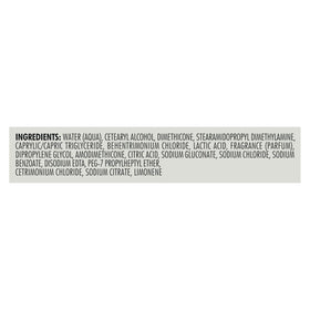 Nexxus Humectress Conditioner application on hair