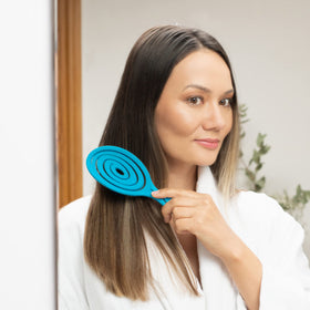 Ninabella Detangler Brush Ocean Blue ergonomic grip