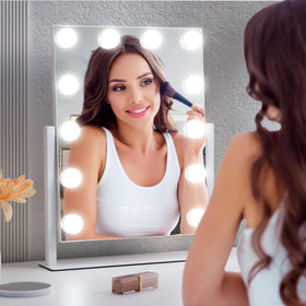 NUSVAN Vanity Makeup Mirror close-up of LED bulbs