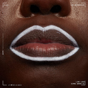 NYX Line Loud Lip Liner Gimme Drama in hand