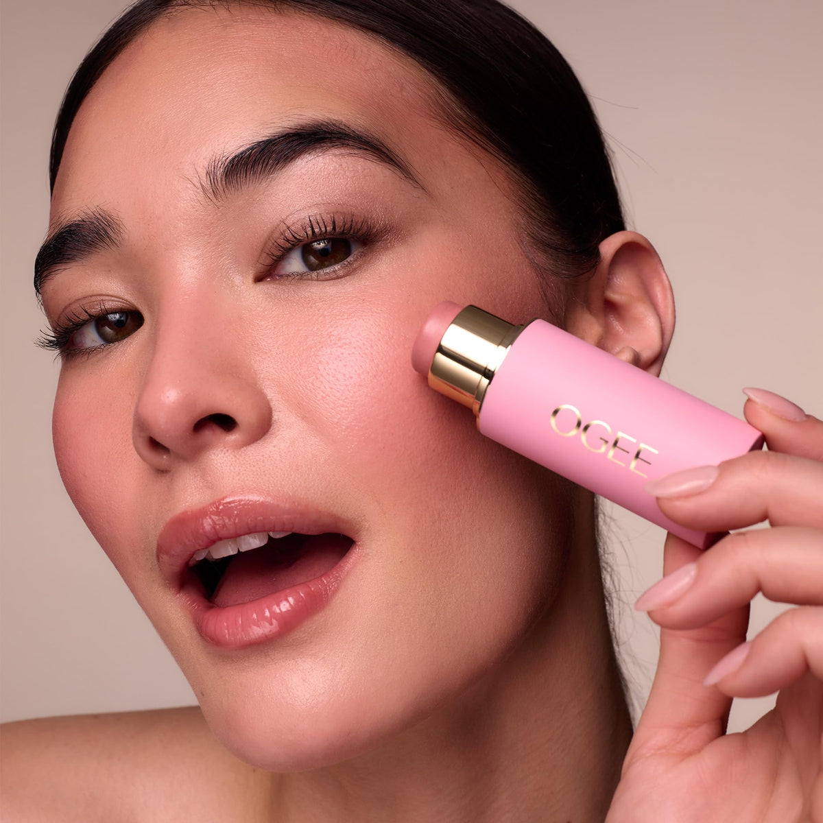 Ogee Sculpted Face Stick Pink Diamond packaging