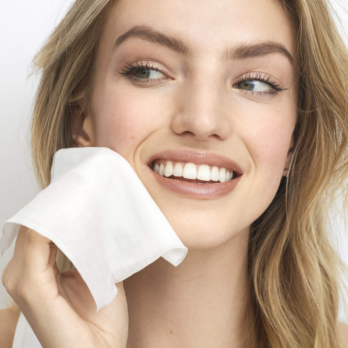 Olay Cleanse Makeup Remover Wipes in lifestyle setting