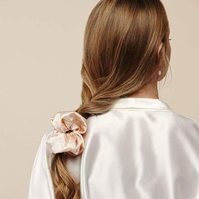 OLESILK silk scrunchies in a stylish hairdo
