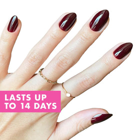 Olive & June Instant Mani Press-On Nails on a model's hands