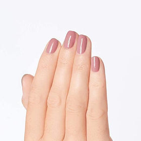OPI Nail Lacquer Suzi Calls the Paparazzi application on nails