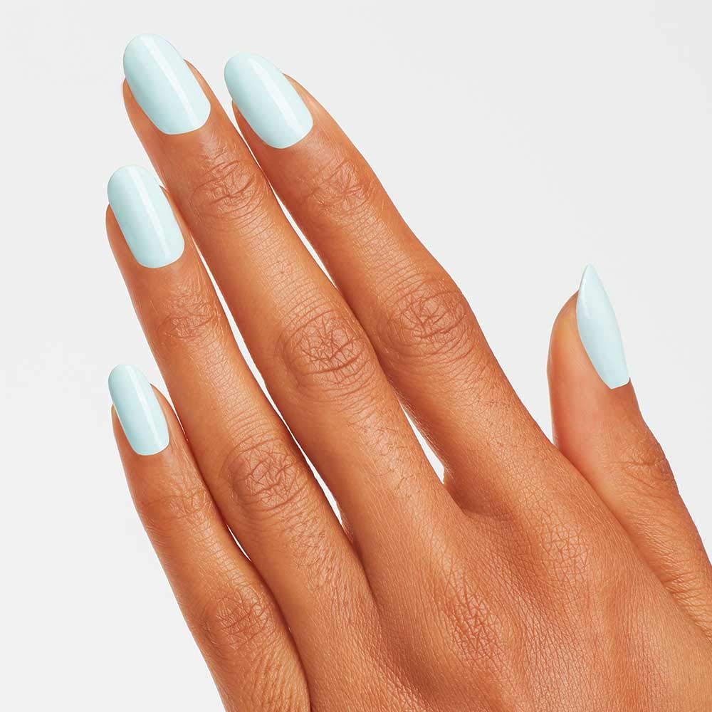 OPI Nail Lacquer Suzi Without a Paddle on nails