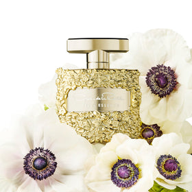 Oscar de la Renta Bella Essence Eau de Parfum 3.4 Fl. Oz lifestyle scene