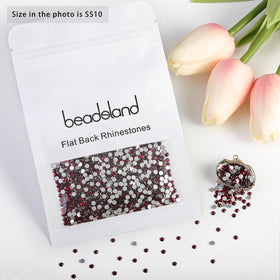 Pack of 2880 BEADSLAND dark siam rhinestones on a white background