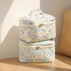 Packaging of uekeboag Large Travel Quilted Makeup Bag