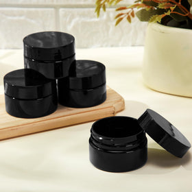 Patelai jars in a travel bag, demonstrating portability