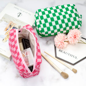 PAZIMIIK Checkered Makeup Bag hotpink with zipper detail