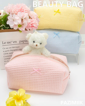 PAZIMIIK Cozy Makeup Bag in use during travel