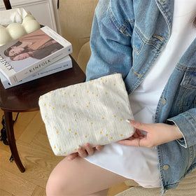 PAZIMIIK Flat Makeup Bag Daisy Beige lifestyle scene