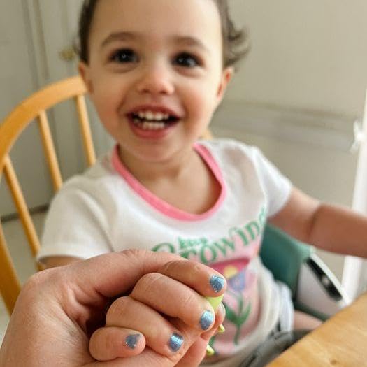 Piggy Paint Non-Toxic Nail Polish Mermaid in the Shade lifestyle scene