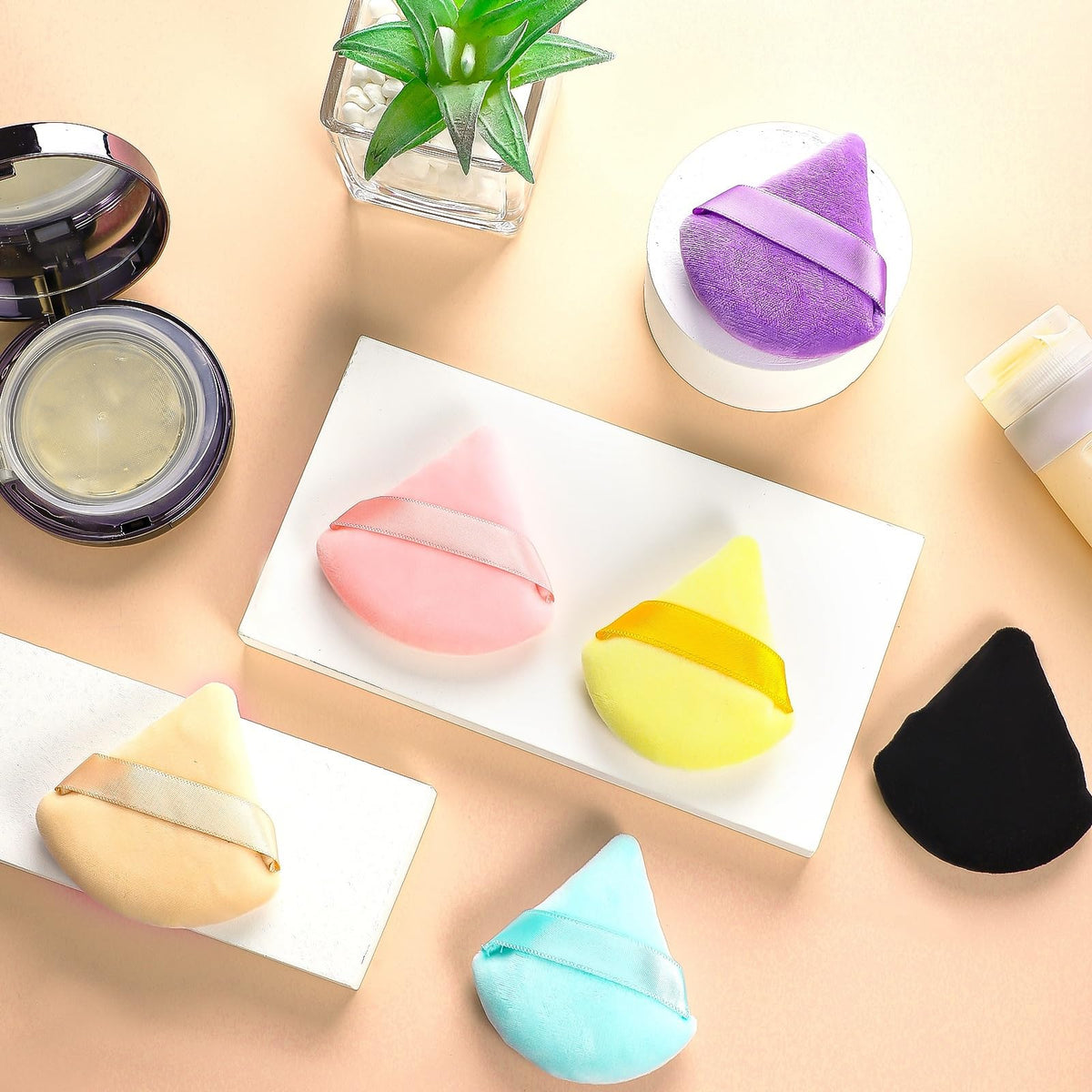 Pimoys Triangle Powder Puffs packaging display