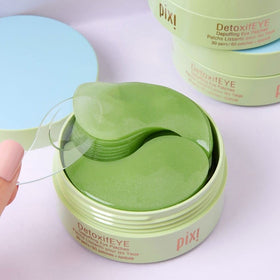 Pixi DetoxifEYE Hydrogel Under-Eye Patches application on model