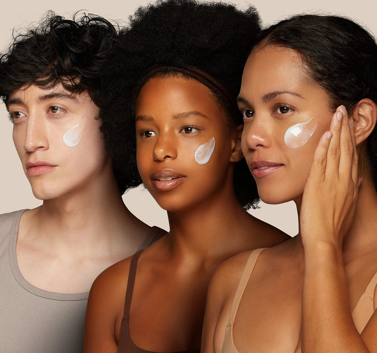 POND'S Correcting Clarant B3 cream texture on hand