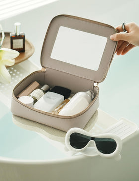 Popvibe Clear Makeup Bag Set with light gold hardware close-up
