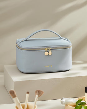 Prite Makeup Bag showing interior with adjustable dividers