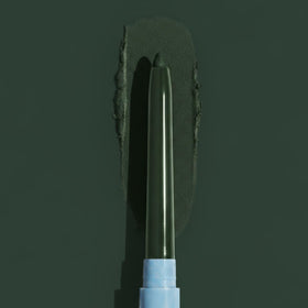 PROMETICS PrimeEyes Glide Eyeliner Emerald texture on hand