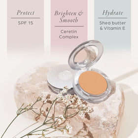 PÜR MINERALS 4-in-1 Pressed Mineral Powder Foundation close-up of powder