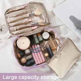 Queboom Travel Makeup Bag showing waterproof feature
