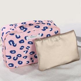 Queboom Travel Makeup Bag side view with double zipper