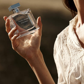 RALPH LAUREN Romance Eau de Parfum packaging details