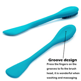RamPula Pore Brush being used to apply face mask