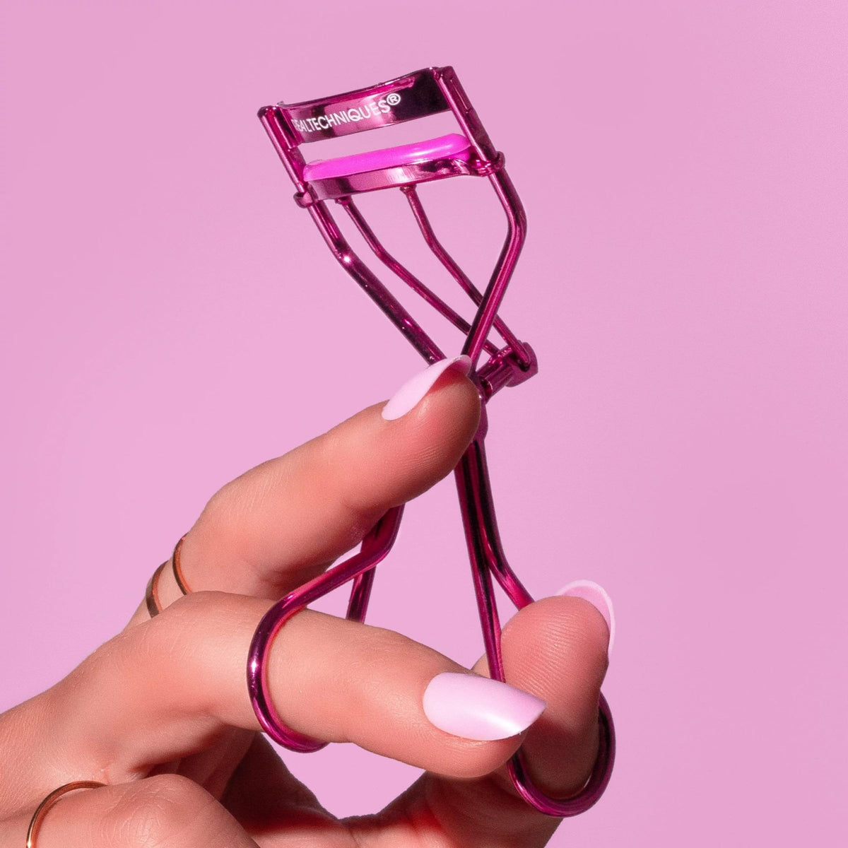 Real Techniques eyelash curler alongside mascara