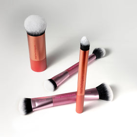 Real Techniques Full Beat Brush Set packaging with product details